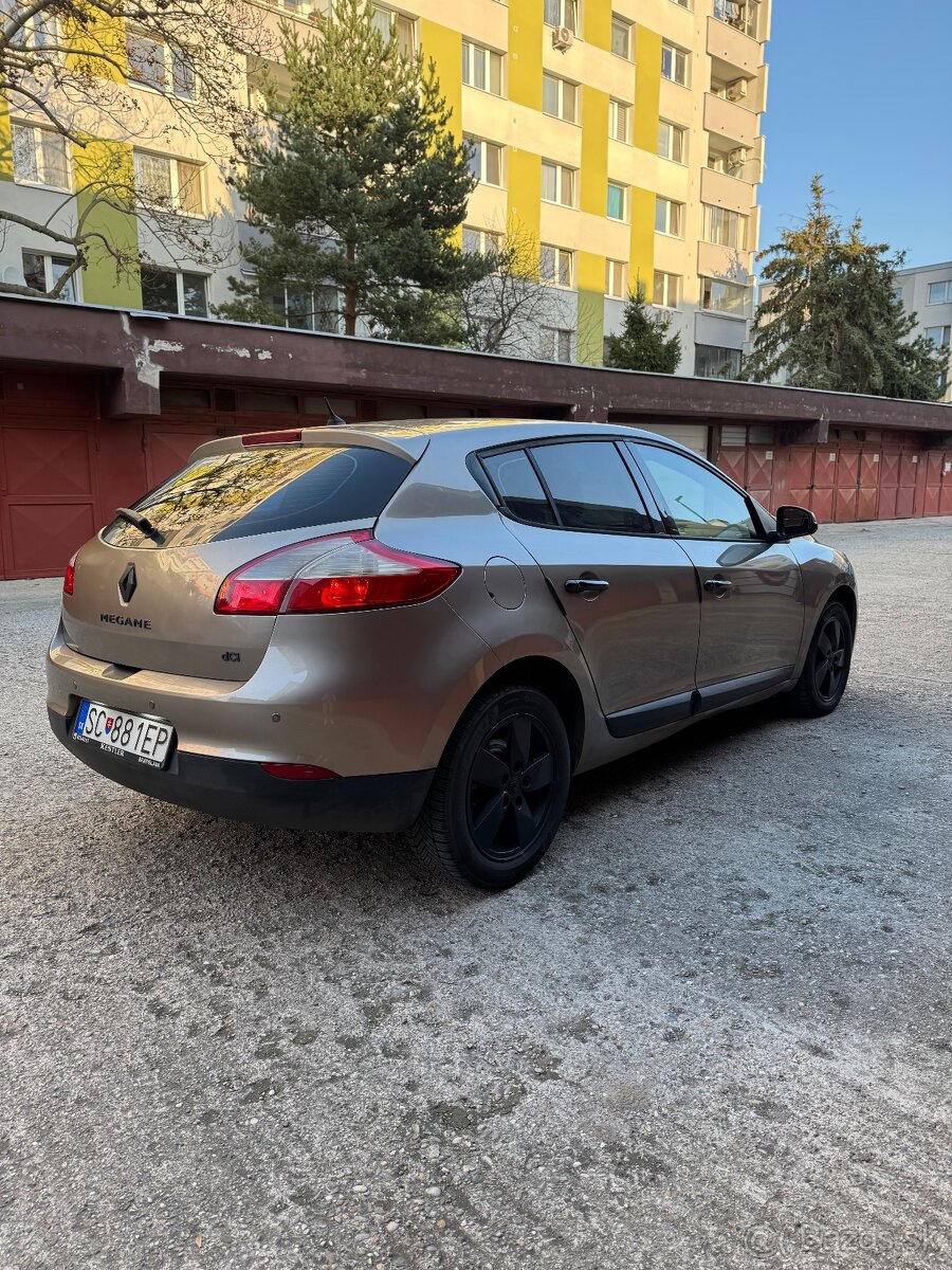 Renault Megane III 1.5 dCi - 6