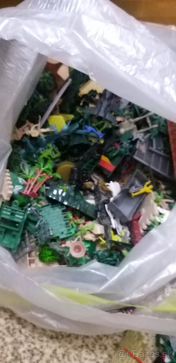 Vojačikovia , umely vojaci - 6