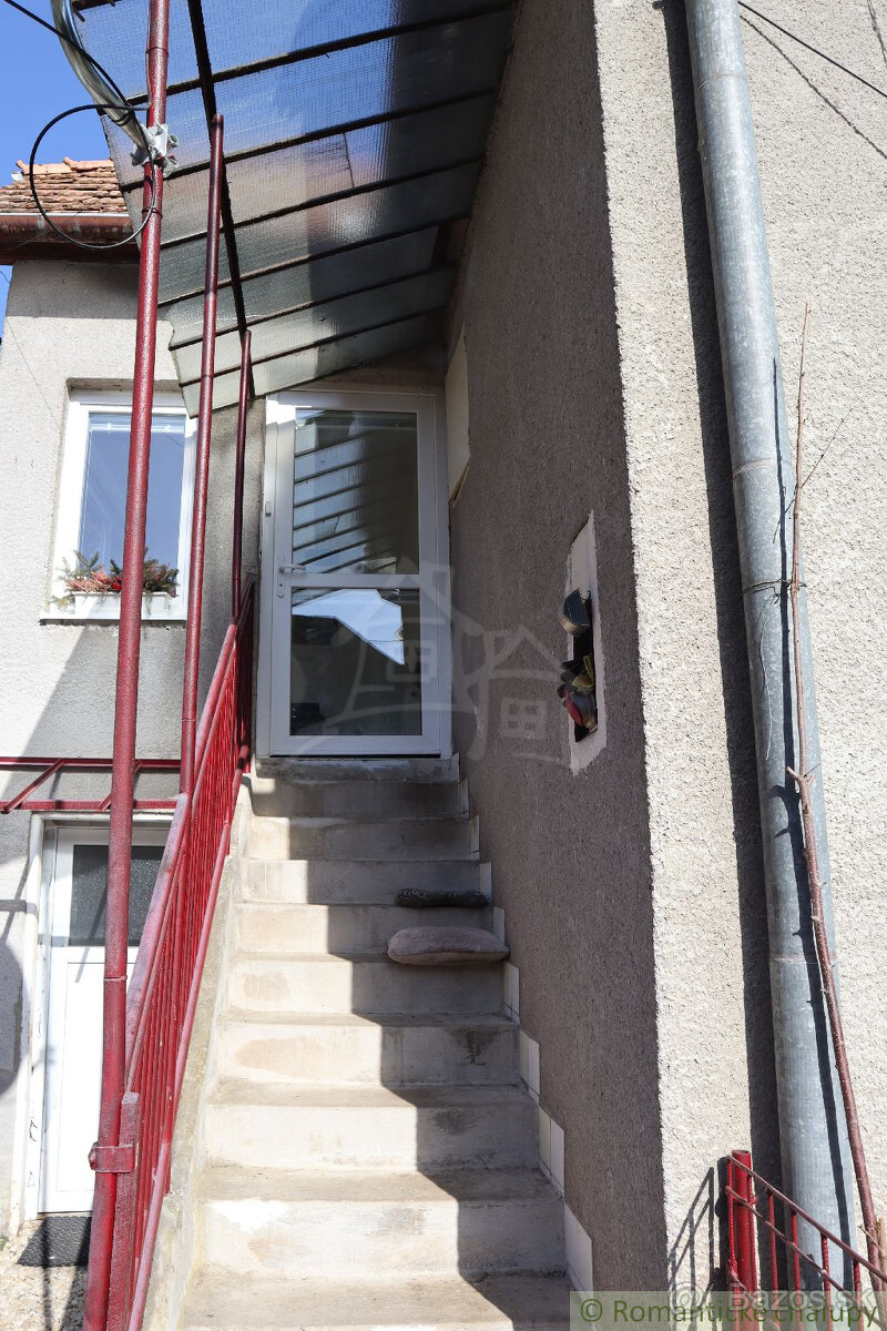 Vidiecka usadlosť s možnosťou podnikania – bývanie, agrotu - 6