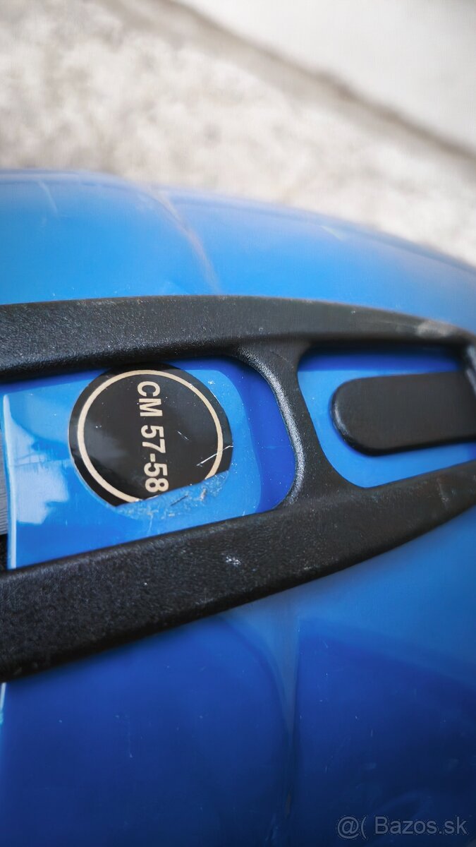 Predám lyžiarske detské prilby a paličky - 6