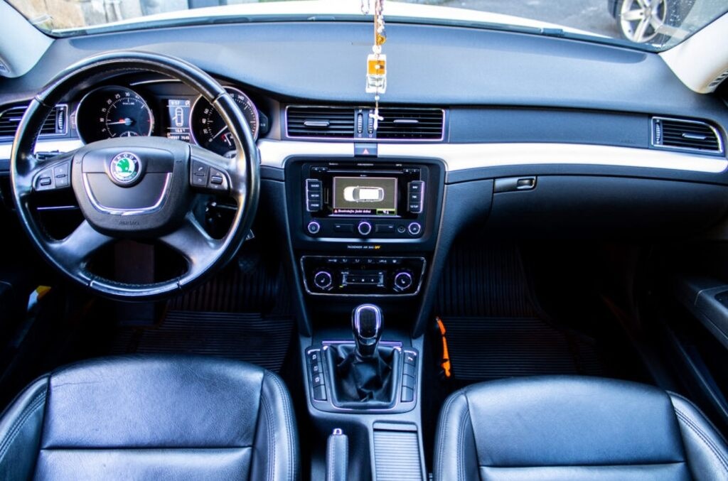 Škoda Superb Combi 1.6 TDI GreenLine - 6