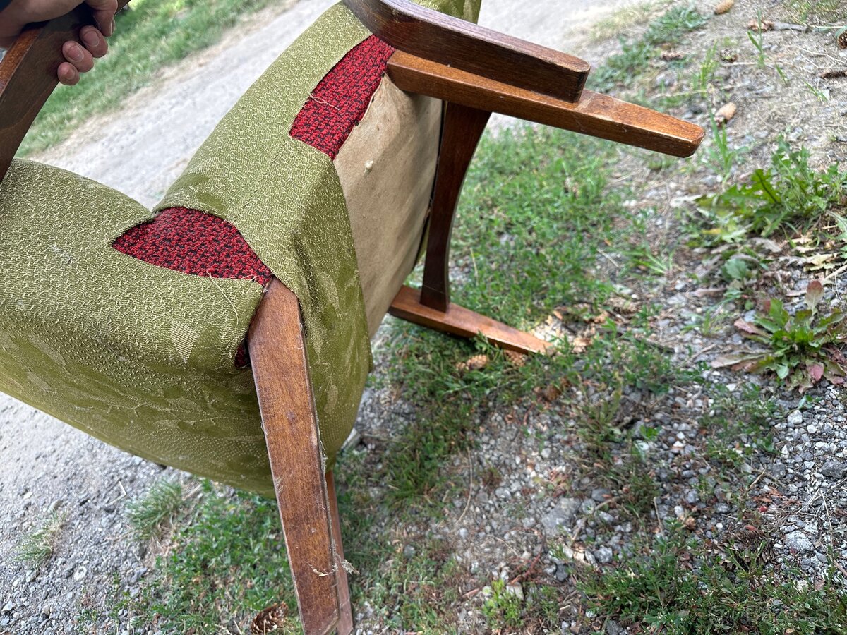 Predám 2x starožitné kreslá v dobrom stave - 6