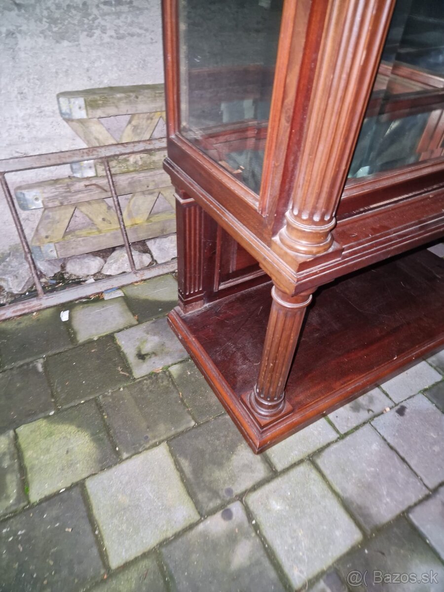 28 - Predám starožitnú vitrína v štýle Altdeutsch - 6