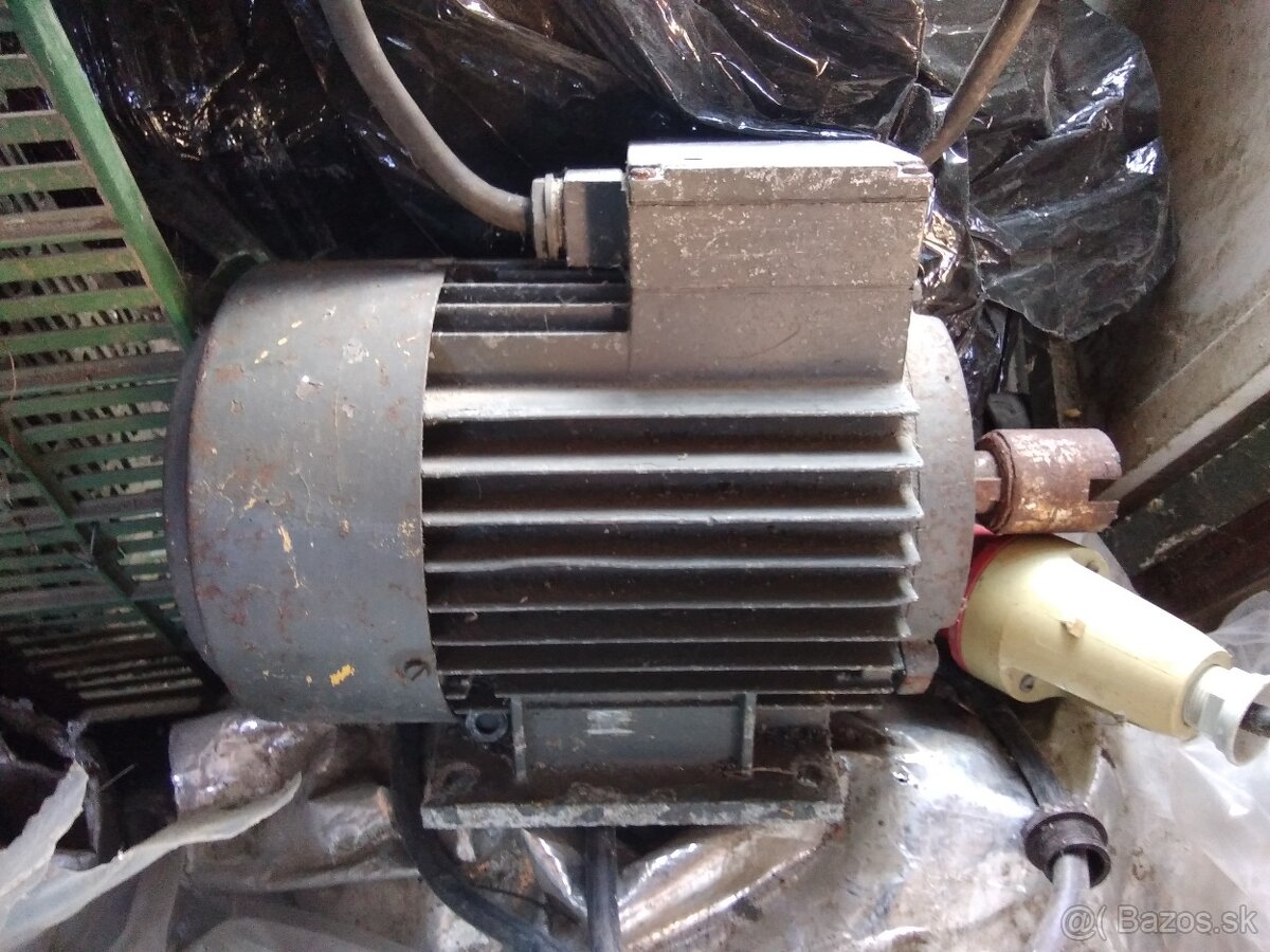 Predám dva motory 2.2 kW a 1.5 kW. - 6