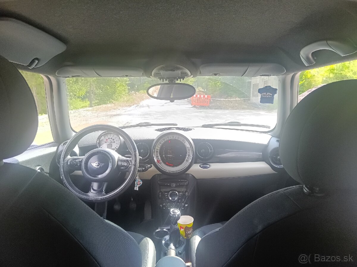 MINI Cooper One R56 - 6