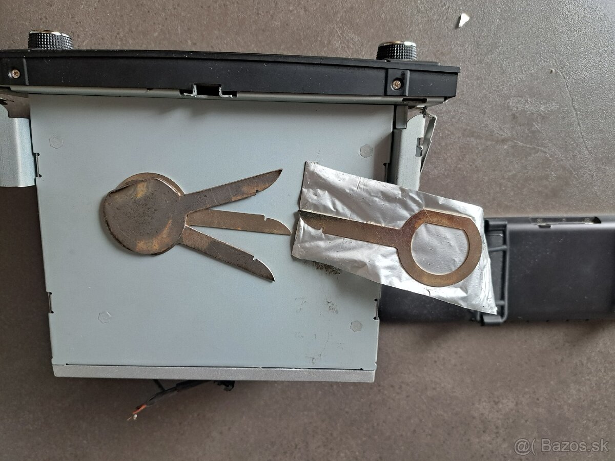 Predám auto radio Ford - 6