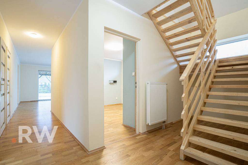 Komfortné bývanie v D. Lužnej – zrekonštruovaný RD s veľkým - 6