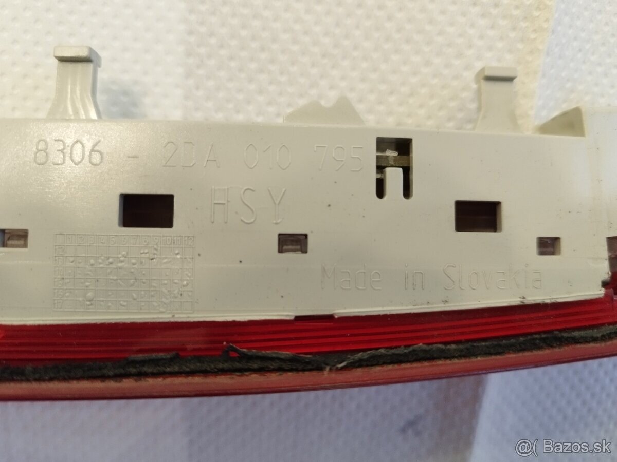 Škoda Octavia 3, Superb 3 - tretie LED brzdové svetlo. - 6