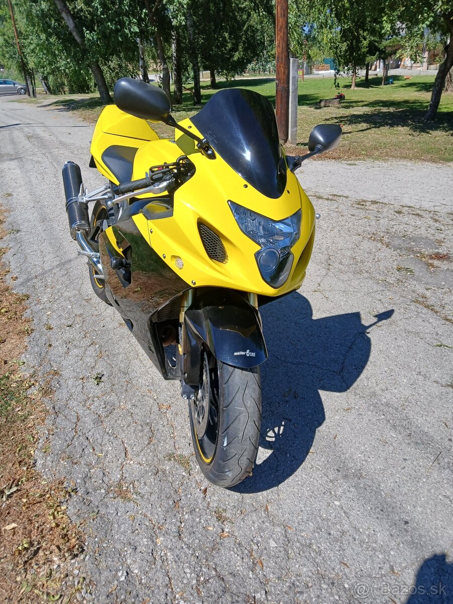 Suzuki GSX-R 750 - 6
