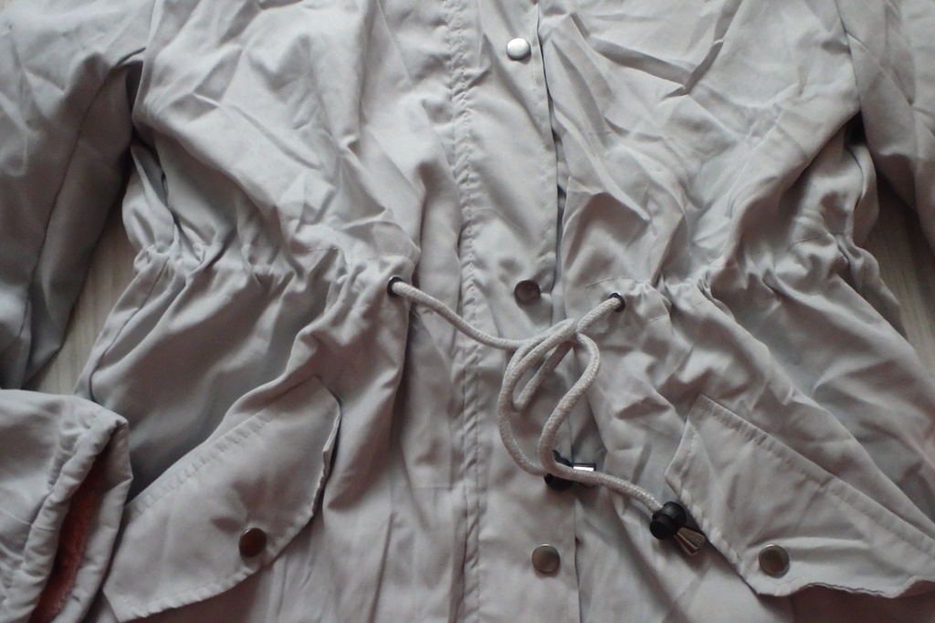 Šedá vetrovka s ružovou kožušinkou - 6