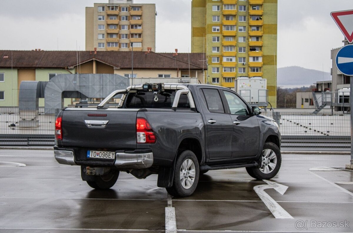 Toyota Hilux 2.4 D-4D Active A/T | 4x4 | - 6