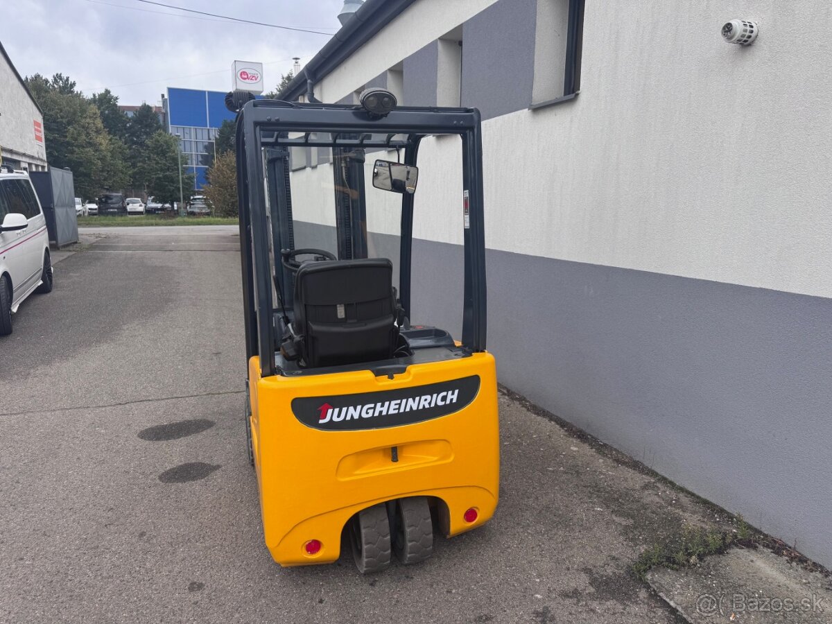 Vysokozdvižný vozík Jungheinrich 1,3t AKU triplex - 6