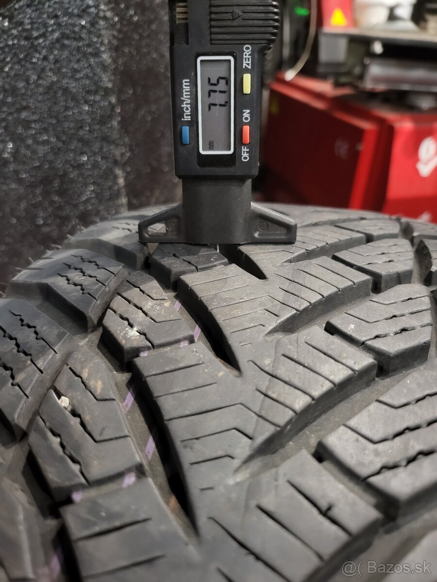 235/55 R17 Goodyear zimne pneumatiky - 6