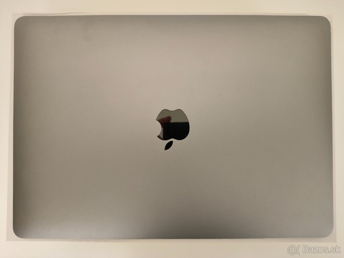 MacBook Air 2020 | i7 • 8GB • 256GB SSD - 6
