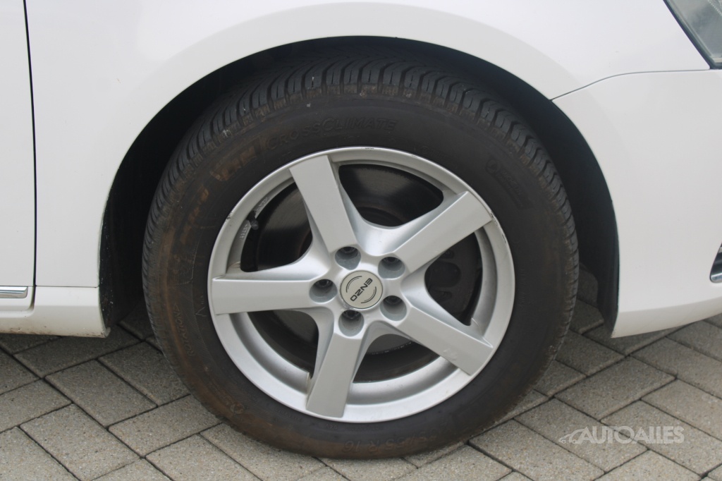 Volkswagen Passat Variant 1,6 TDi 77 kW - 6