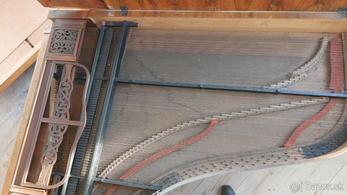 Staré klavírne krídlo - 6