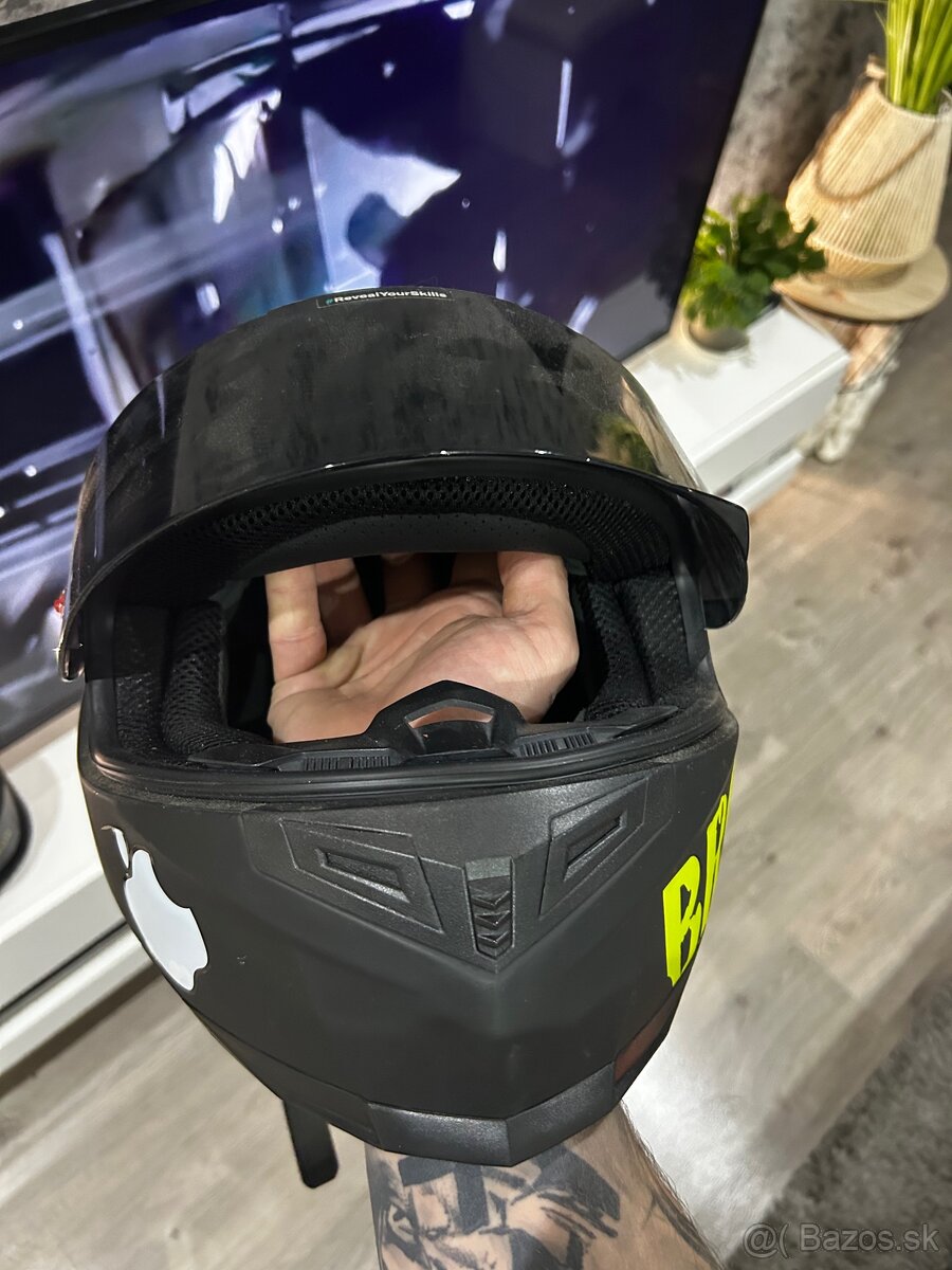 Broken Head helma veľkosť M - 6