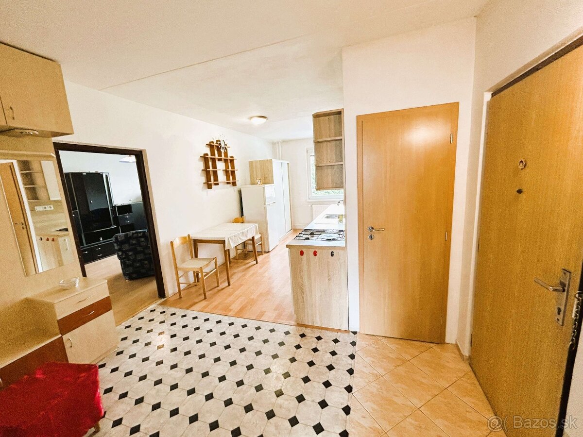 Zvolen, Západ – veľký 3-izb. byt, loggia, výborná lokalita - 6