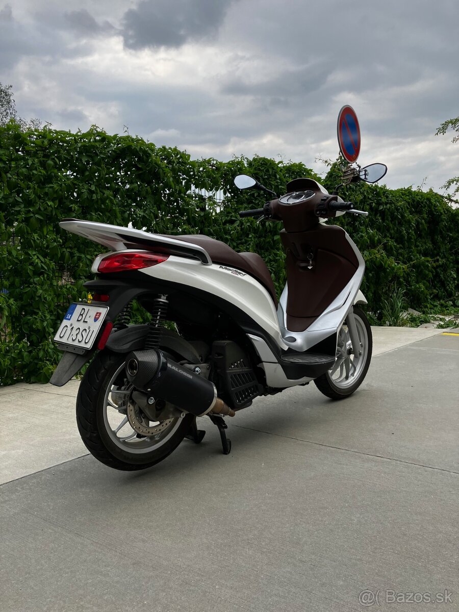 Skúter Piaggio Medley 150 - 6