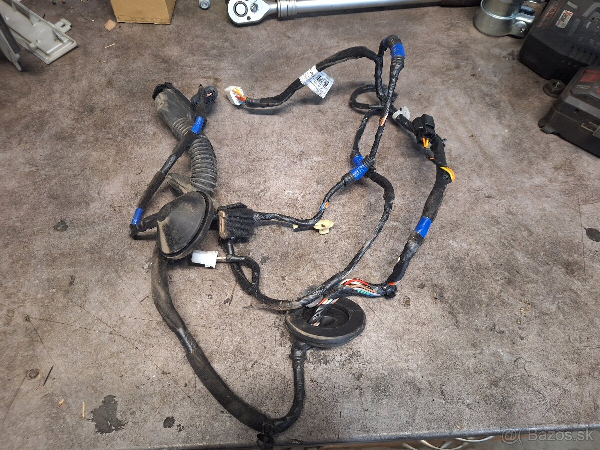 Predám na hyundai i30 veci do dverí 2012 - 6