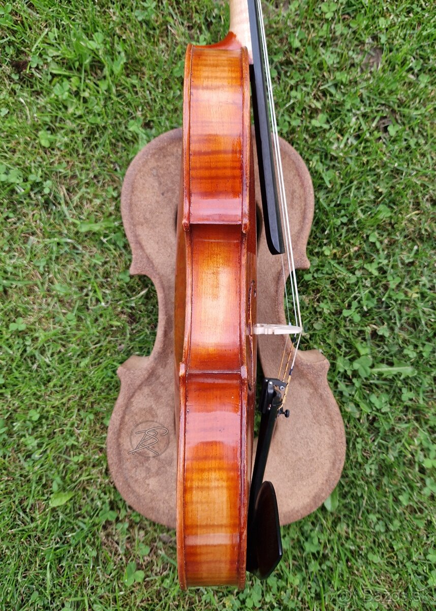 Husle 4/4 - 6