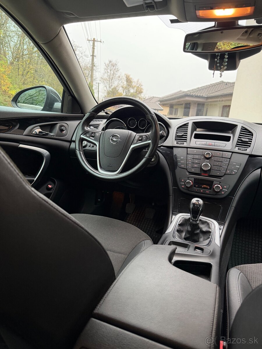 OPEL INSIGNIA SPORTS TOURER SW / 2,0 DIESEL MANUÁL - 6
