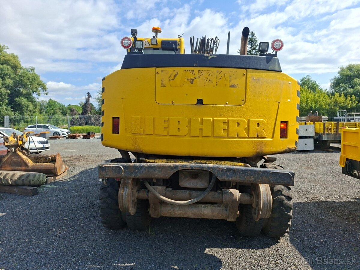 LIEBHERR A 900 C 4X4 - 6