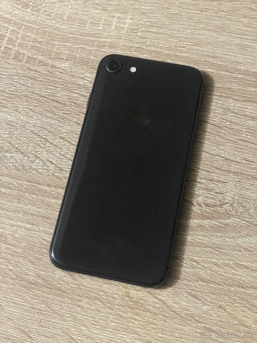 iPhone 8 / 128GB Black Pekný stav - 6