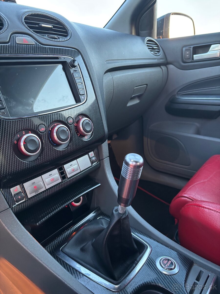 Ford Focus st 2.5 - 6