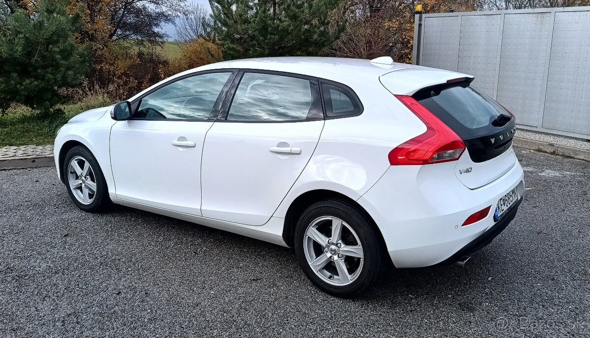 Volvo V40 D2 2.0L 120k Volvo V40 88kW M6 - 6
