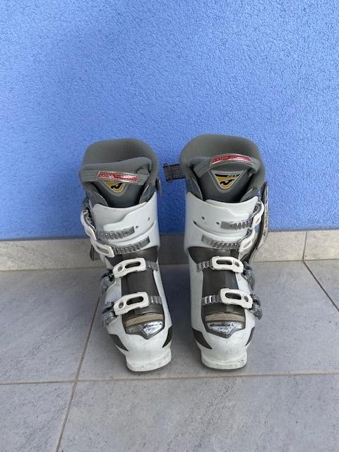 LYŽE a LYŽIARKY - 6