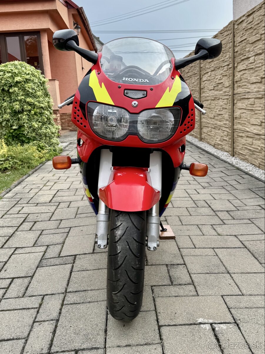 HONDA CBR 900 SC 33 - 6
