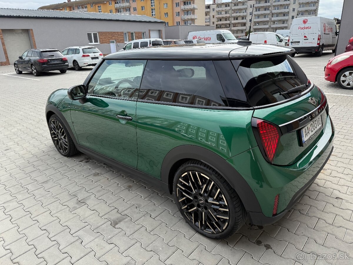 MINI COOPER C Race Green 2025 - 6