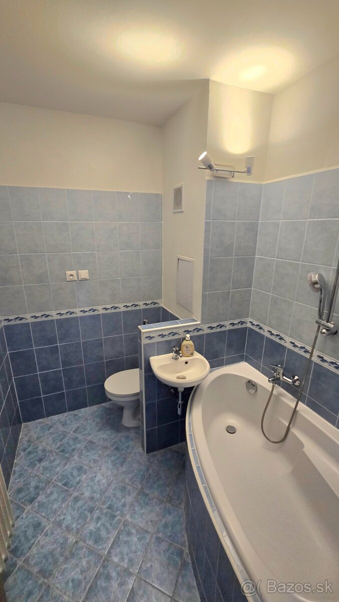 Slnečný 2-izbový byt na Ľadovni - 6