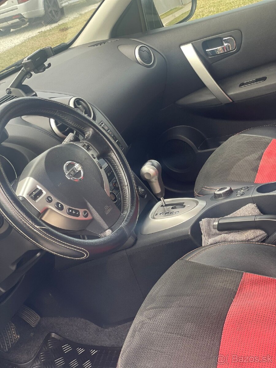 Nissan Qashqai 2,0l automat - 6
