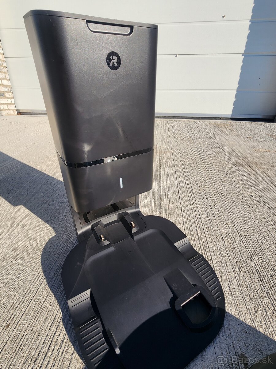 Robotický vysávač iRobot Roomba i7 - 6