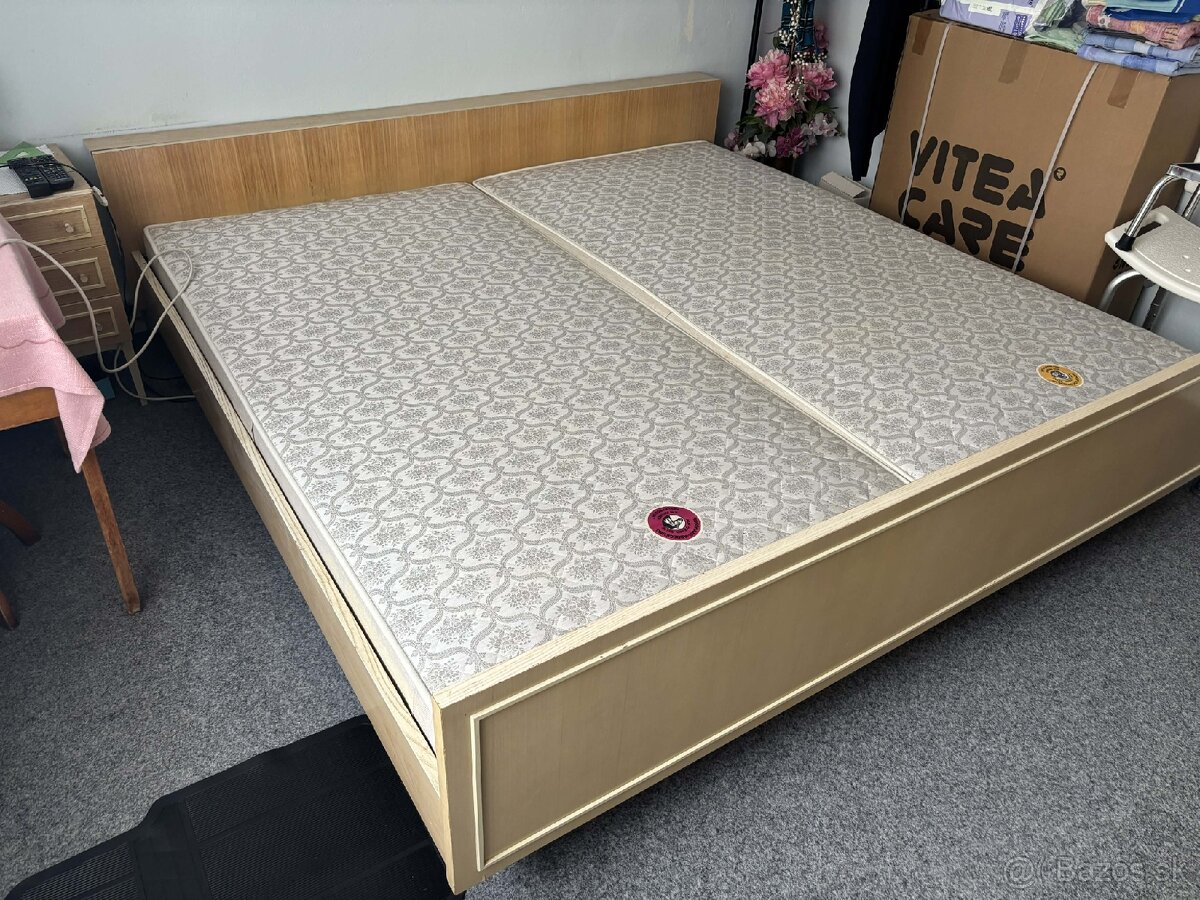 Manželská posteľ,plus matrace a rošty - 6