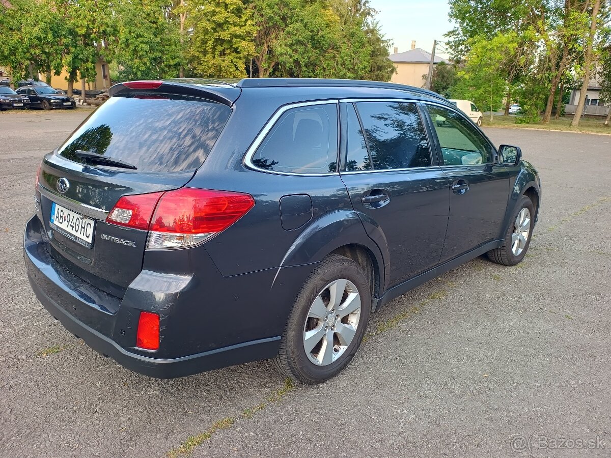 SUBARU OUTBACK 2.5 benzín 2010 - 6