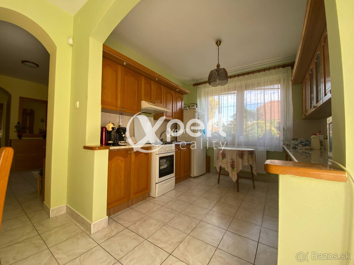 ZNÍŽENÁ CENA.NA PREDAJ RODINNÝ DOM PRIAMO V CENTRE - 6