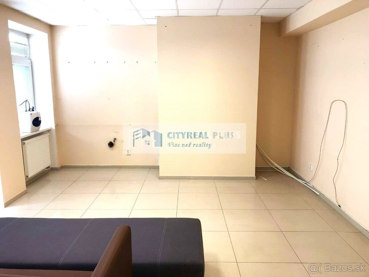 Prenájom kancelárskych priestorov v centre mesta Nové Zámky - 6
