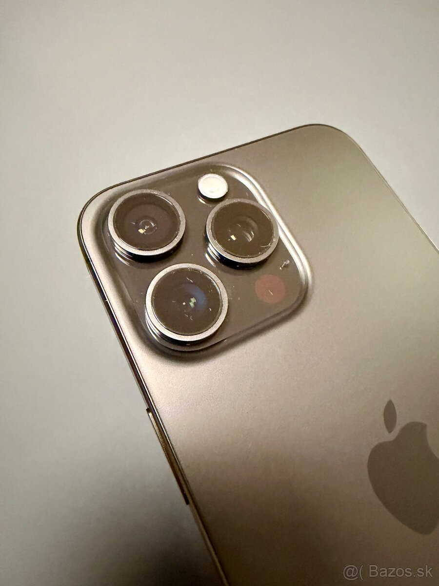 Predám iPhone 15 Pro Max, Black Titanium 256GB - 6