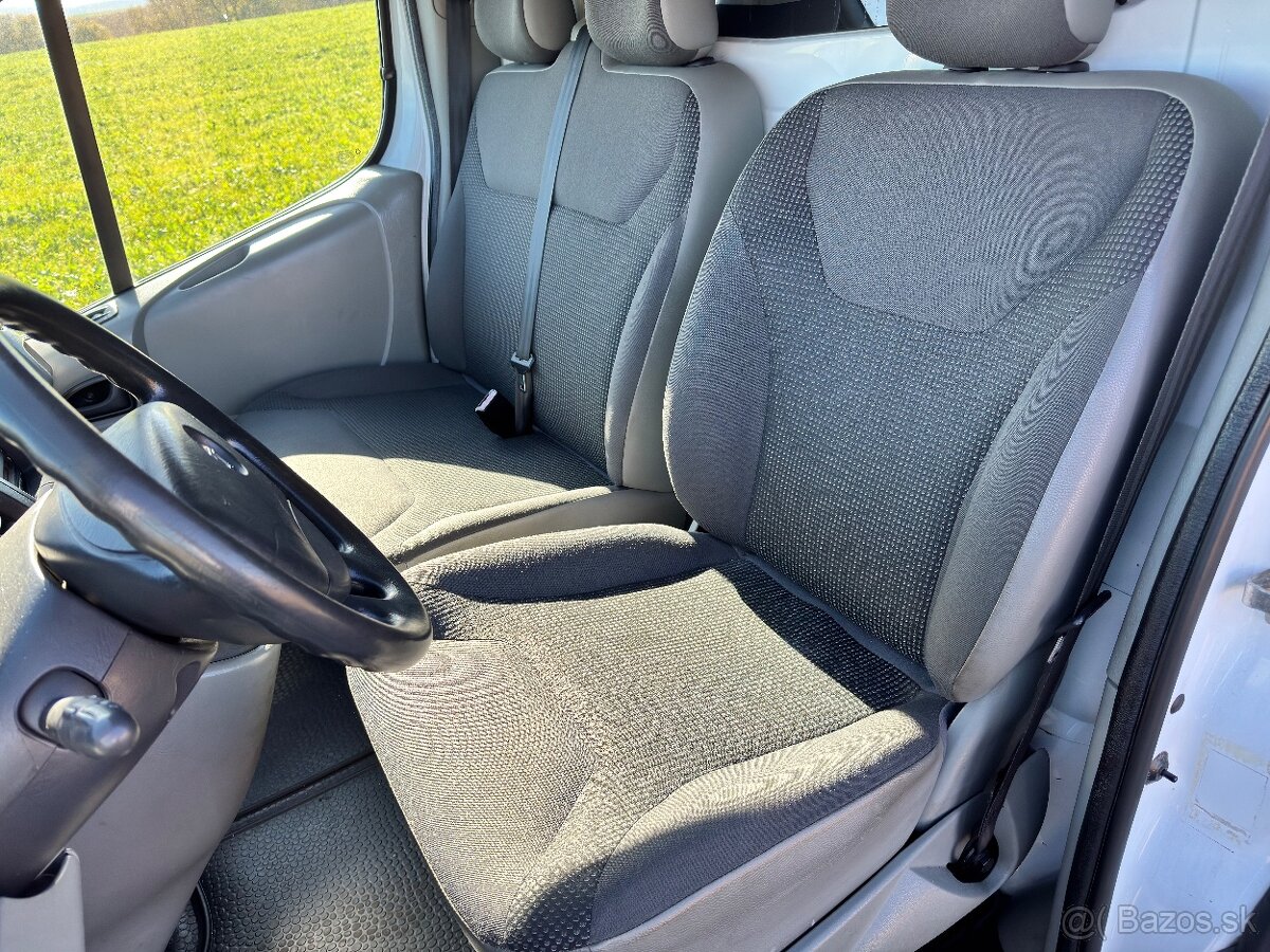 Opel Vivaro 2.5 CDTI Long - 6