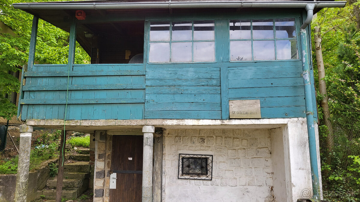 Záhrada s chatkou v Dúbravke Plocha 423 m² - 6