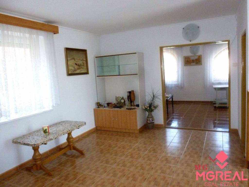 Podnikanie - bývanie - 2x dom Topoľčany - 6