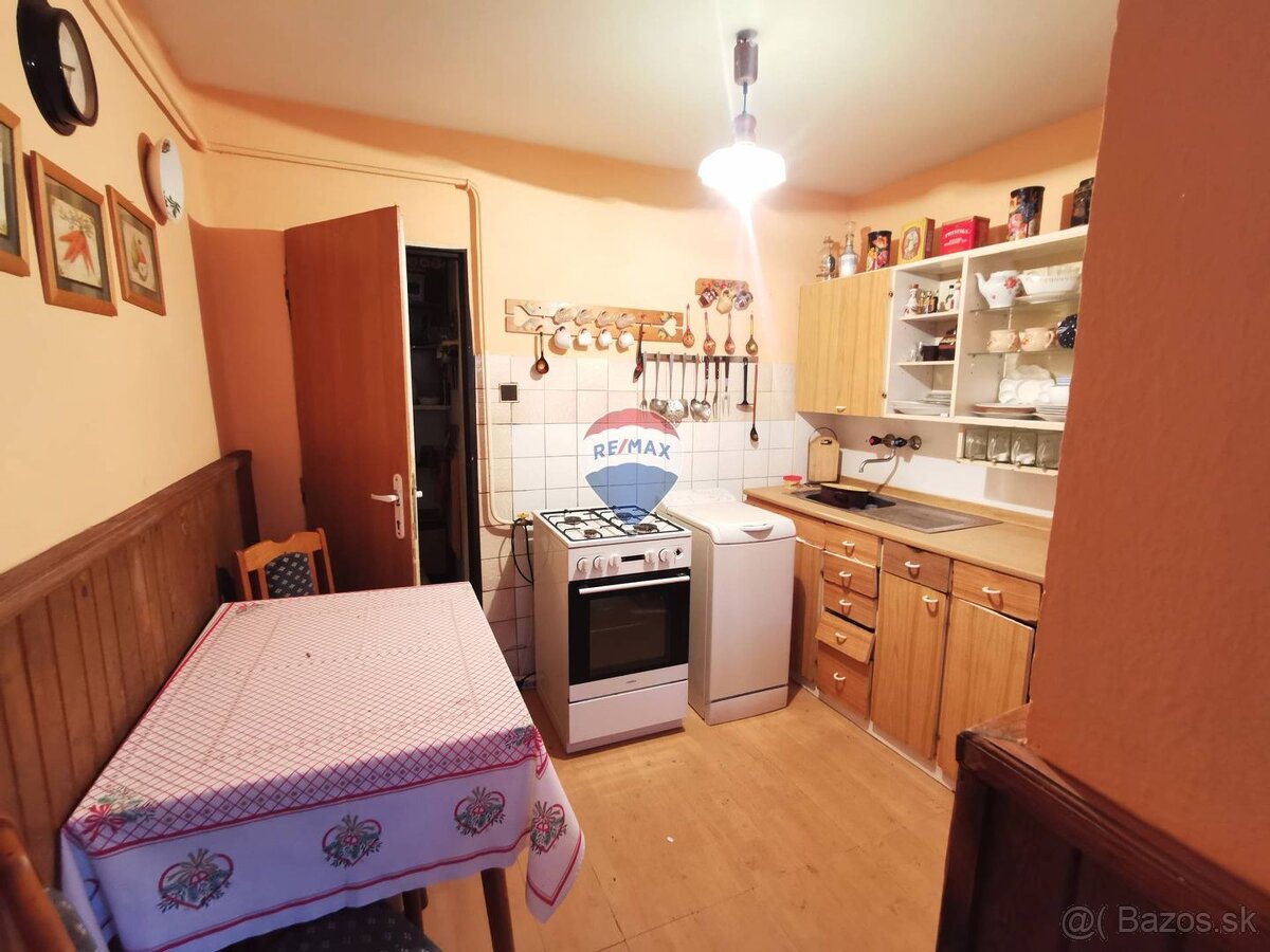 REZERVOVANÉ rodinný dom 2+1 izb, 367m2 pozemok, garáž, Molda - 6