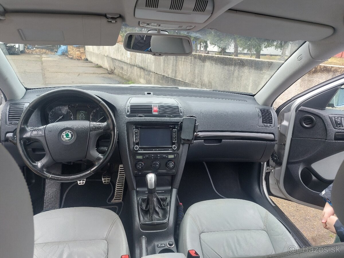 Škoda octavia 2 combi Laurin&Klement 4x4 - 6