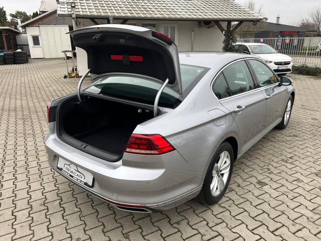 Volkswagen Passat 2.0 TDI Elegance DSG - 6