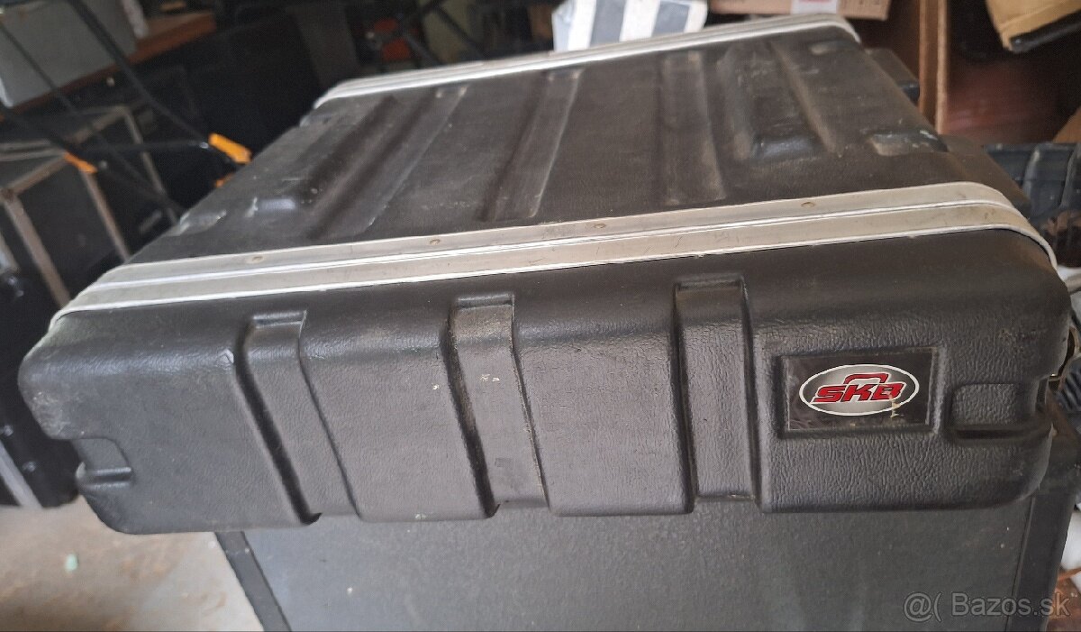 Predam Stereo výkonový zosilňovač QSC GX5
+ case
- 6