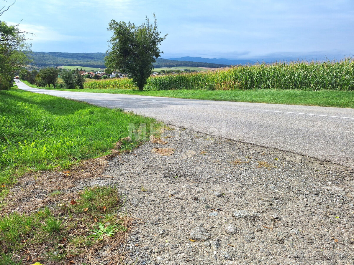 VAJKOVCE - pekný stavebný pozemok o výmere 898 m2 - 6