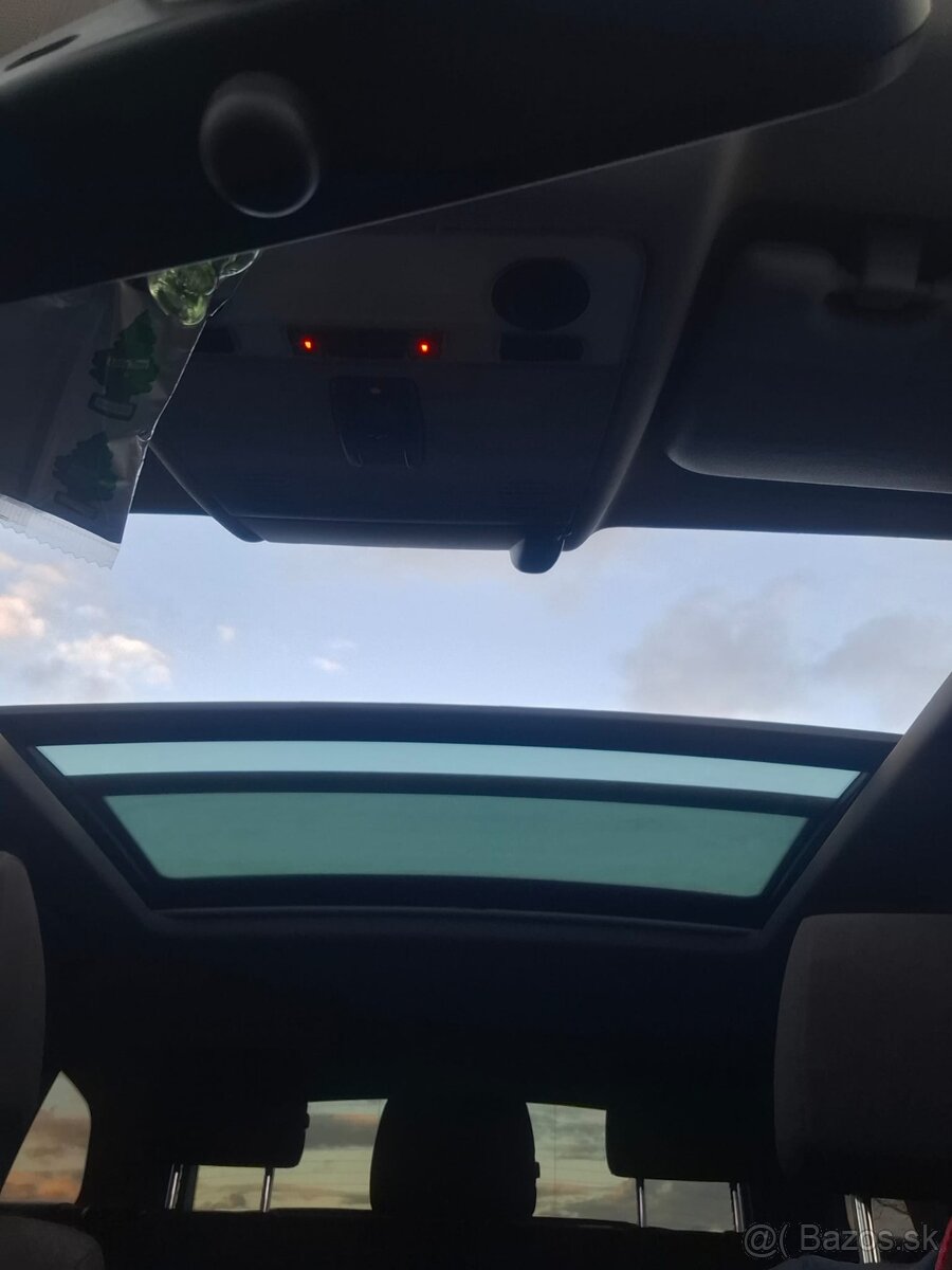 BMW 318d kombi E91, panoramatická strecha. - 6